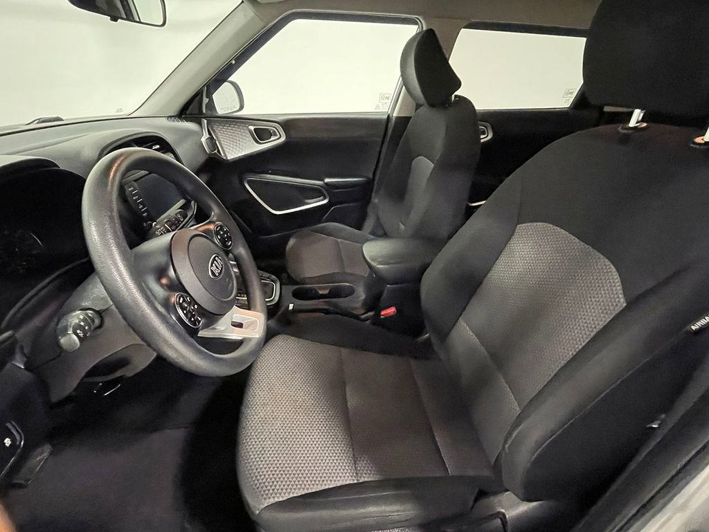 Used 2020 Kia Soul LX image 3