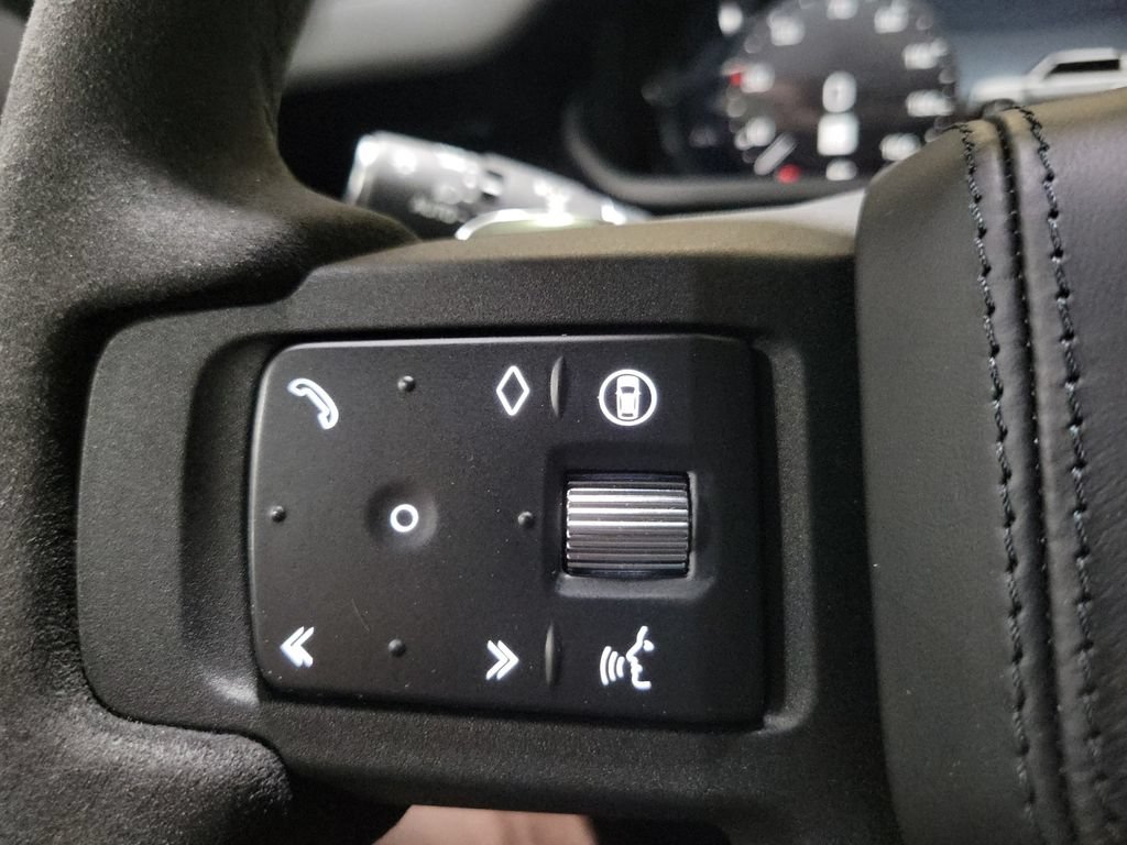 Used 2024 Land Rover Defender 110 V8 AWD/4WD image 15