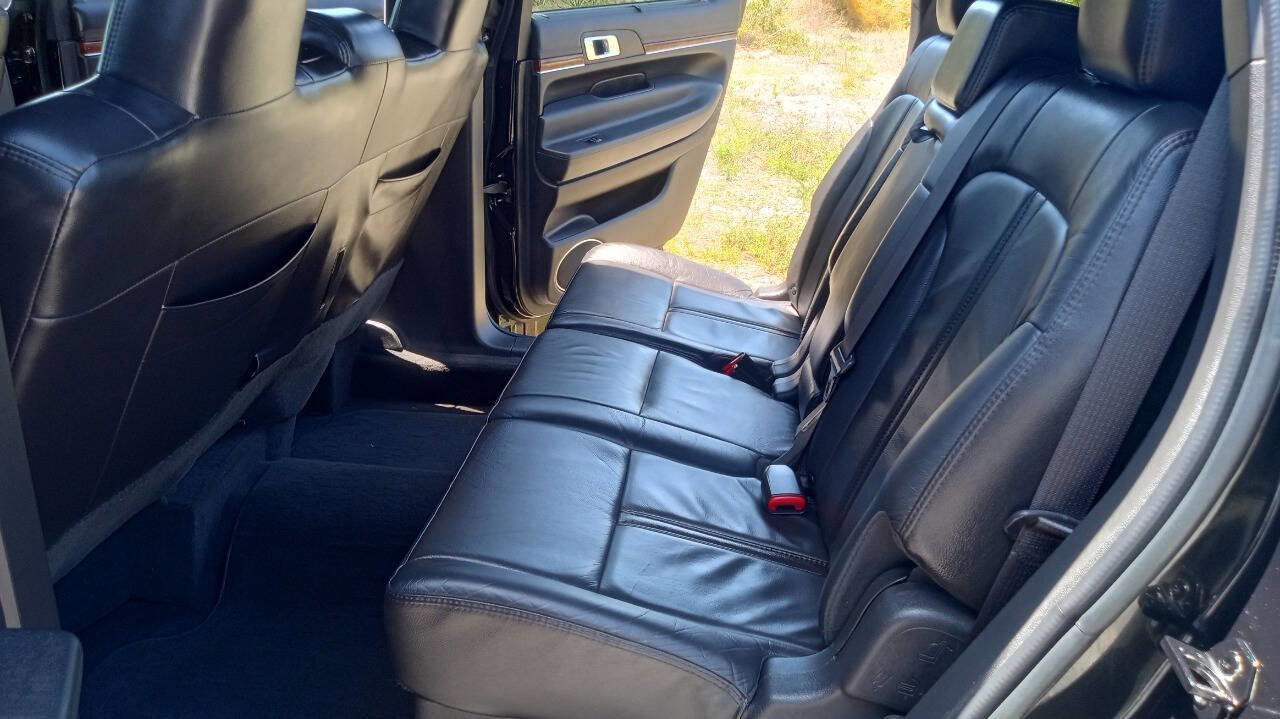 Used 2014 Lincoln MKT AWD image 19