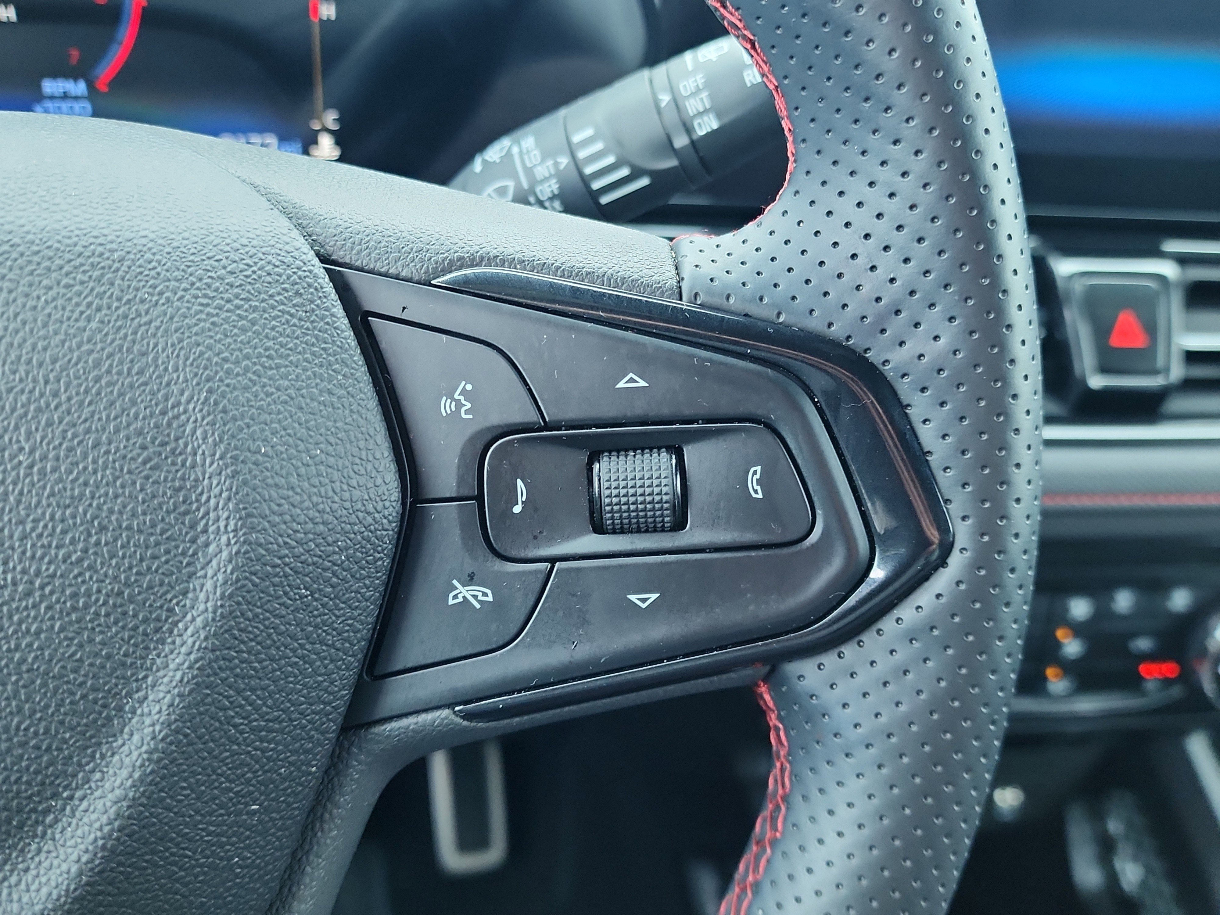 Used 2025 Chevrolet TrailBlazer RS w/ Driver Confidence Package image 20