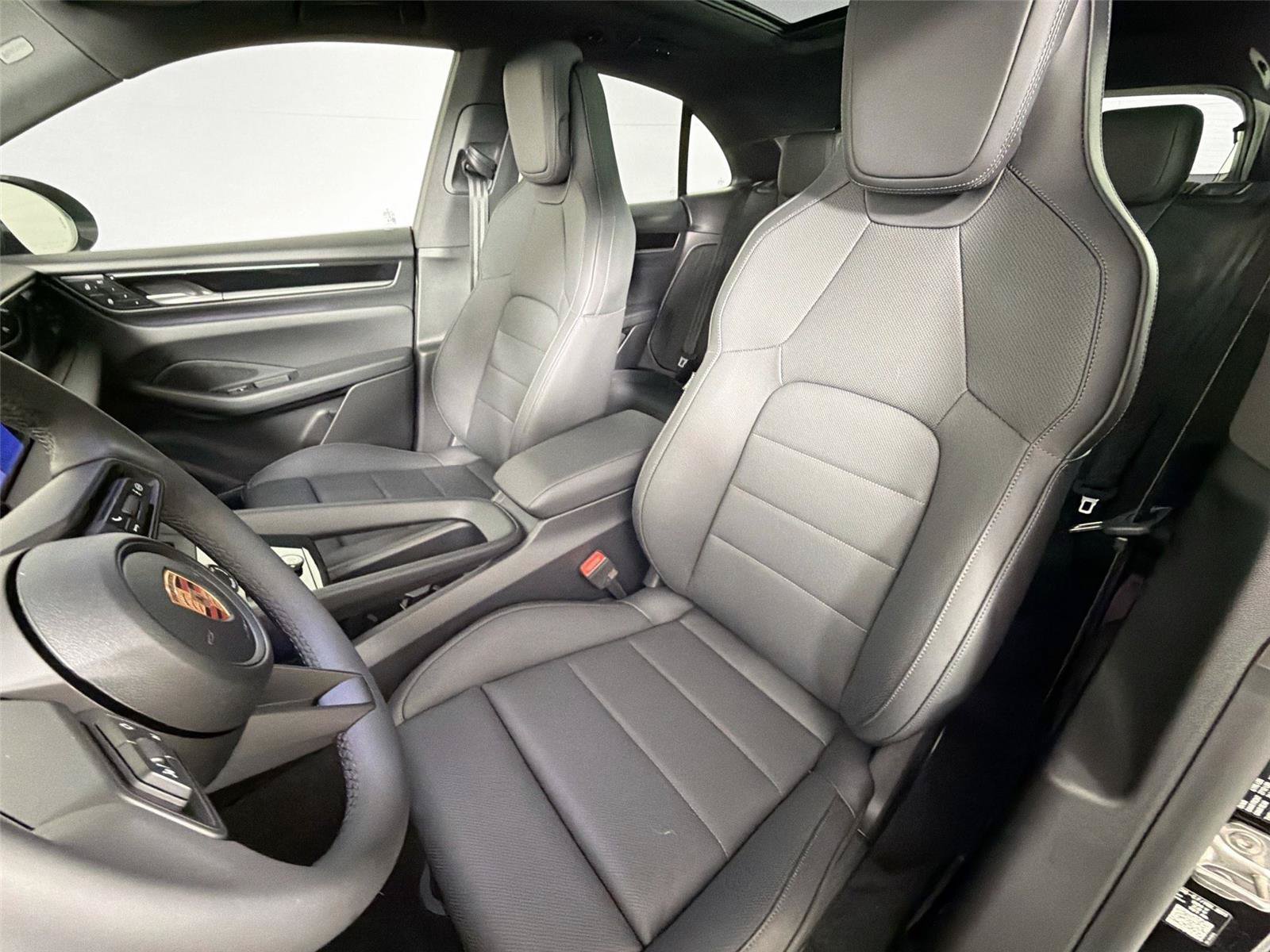 Certified 2026 Porsche Macan 4 Electric RWD image 5