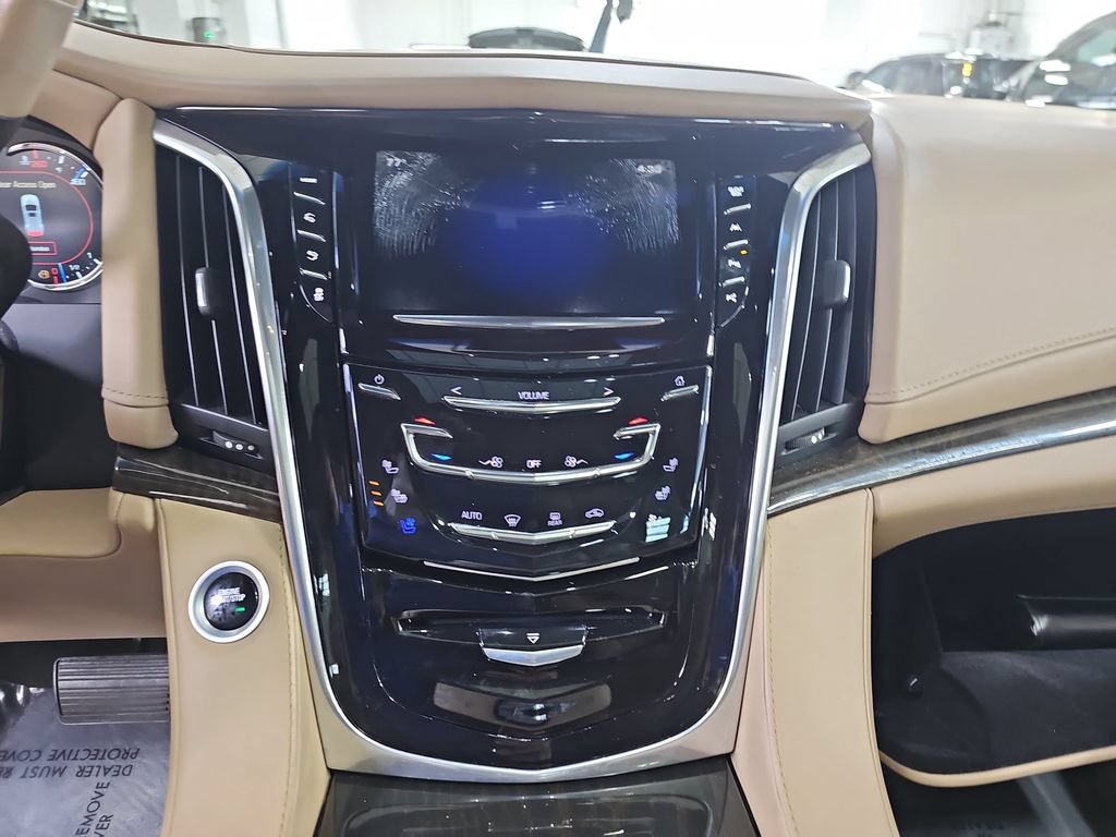 Used 2019 Cadillac Escalade Platinum AWD/4WD image 26
