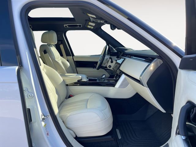 Used 2023 Land Rover Range Rover SE image 15