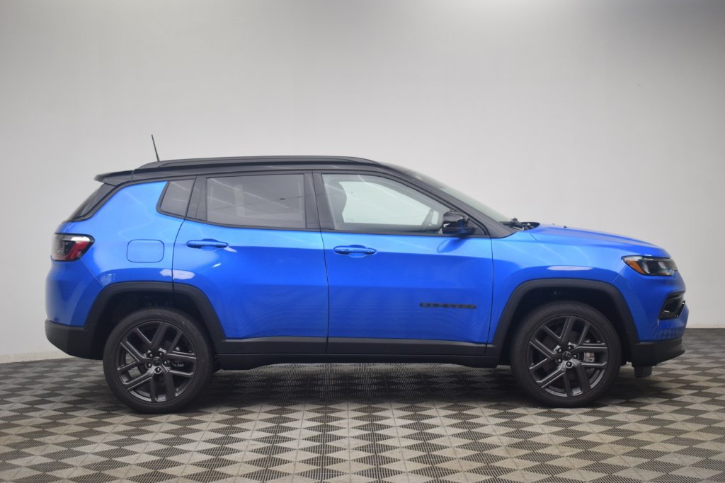 New 2026 Jeep Compass Limited AWD/4WD image 3