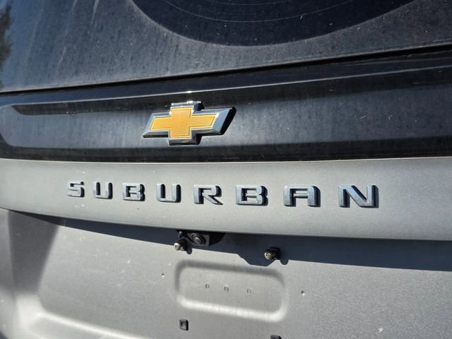 Used 2025 Chevrolet Suburban LT image 8
