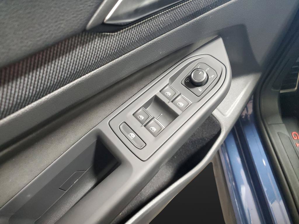 New 2025 Volkswagen GTI SE FWD image 29