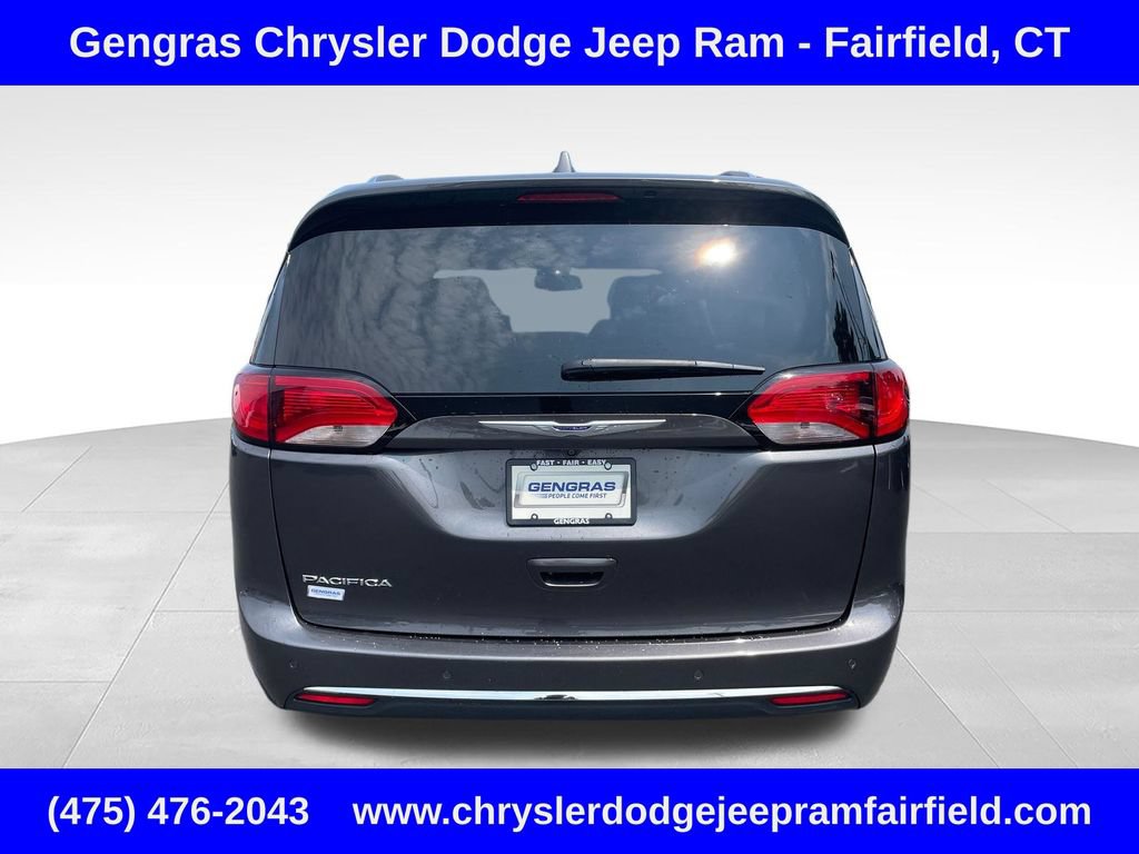 Used 2020 Chrysler Pacifica Touring-L Plus FWD image 6