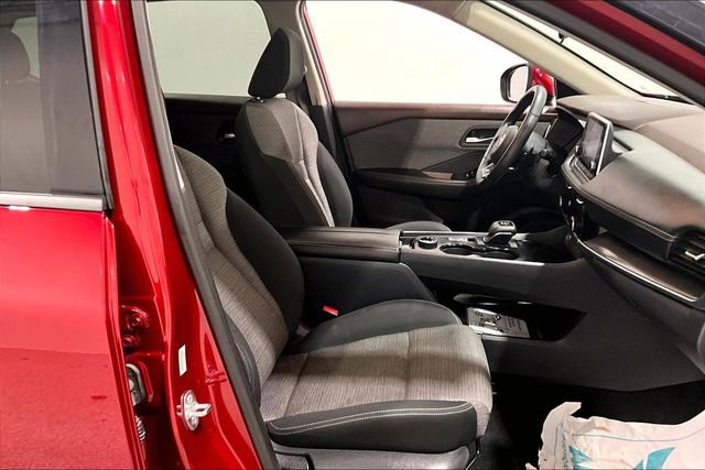 Used 2021 Nissan Rogue SV image 31