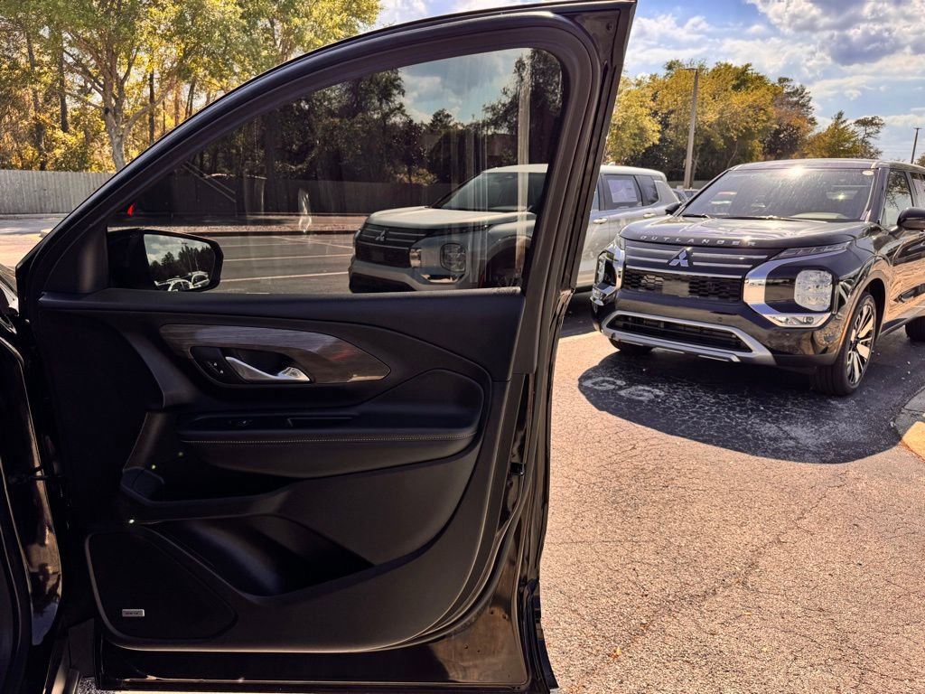 Used 2023 GMC Terrain Denali image 32