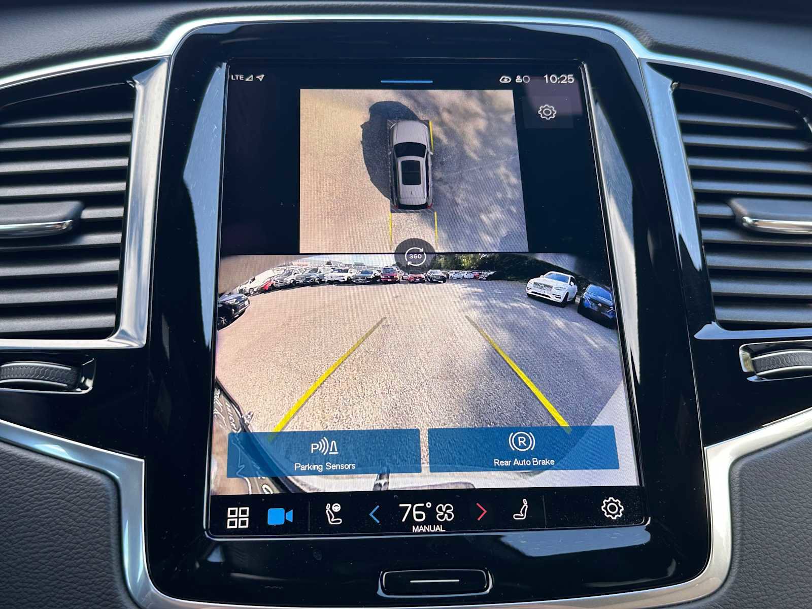 Used 2025 Volvo XC90 B6 Ultra w/ Lounge Package image 35