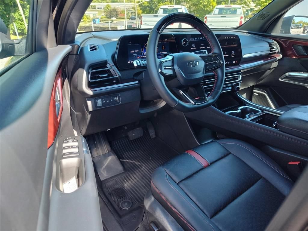 Used 2025 Chevrolet Traverse RS w/ LPO, Floor Liner Package AWD/4WD image 16