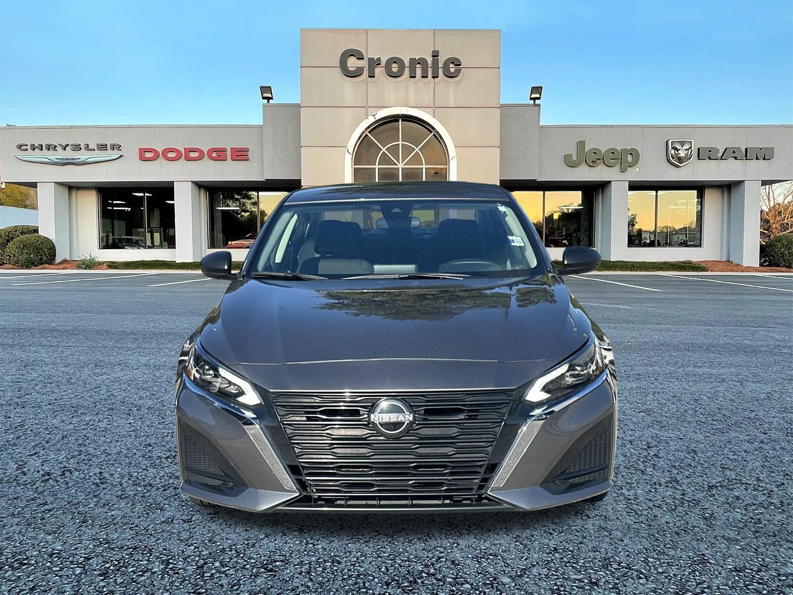 Used 2025 Nissan Altima 2.5 SV FWD image 8