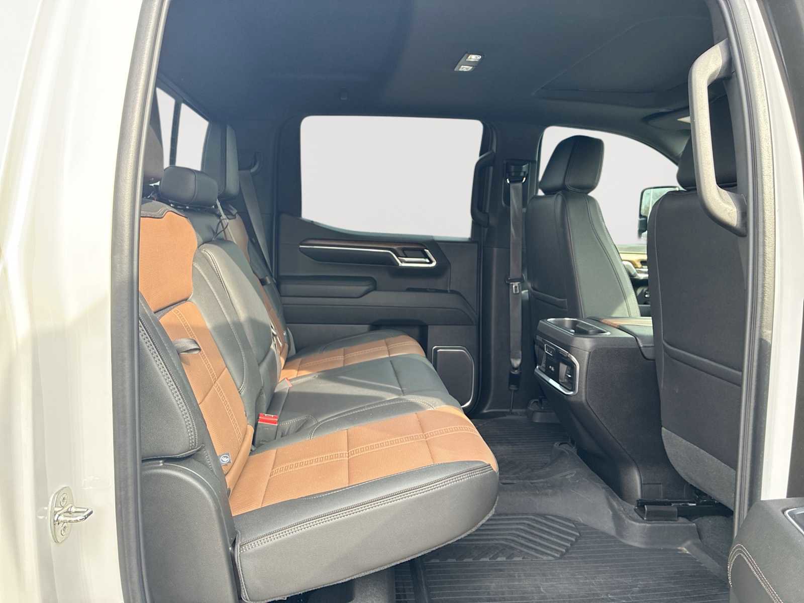 Used 2023 Chevrolet Silverado 1500 High Country w/ Technology Package image 28