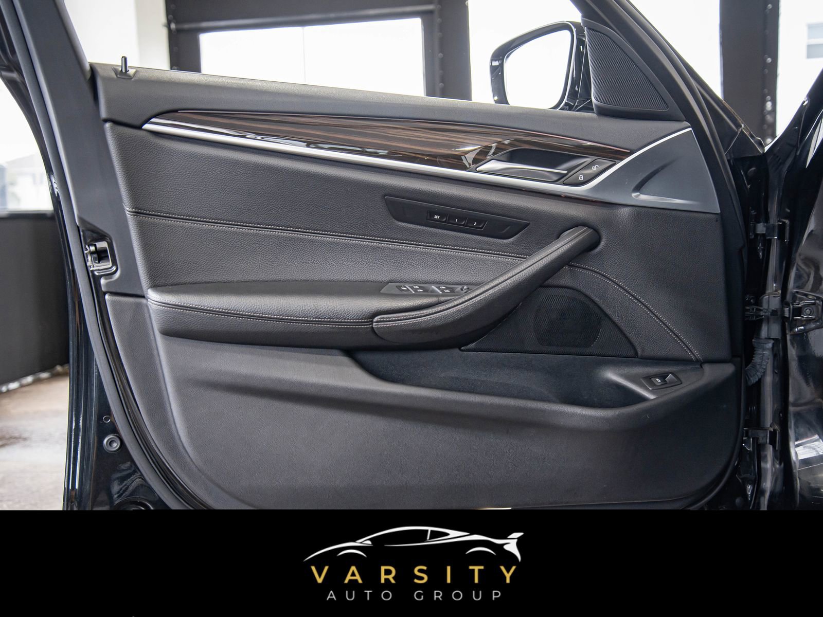 Used 2019 BMW 540i xDrive w/ Premium Package image 31