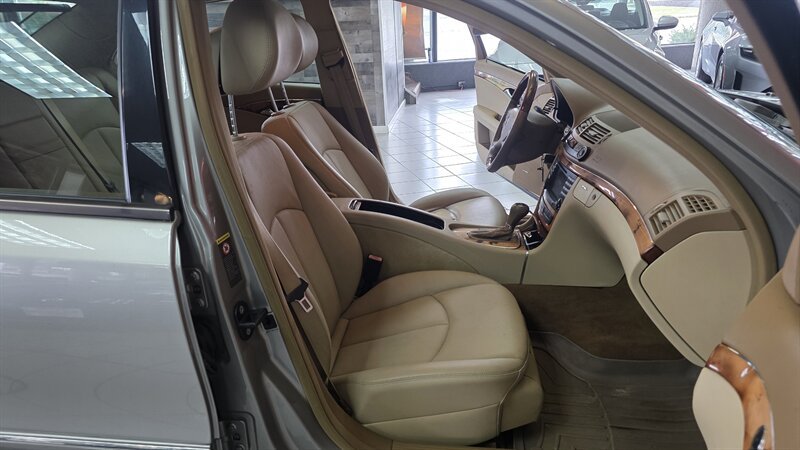 Used 2008 Mercedes-Benz E 350 4MATIC Sedan image 23