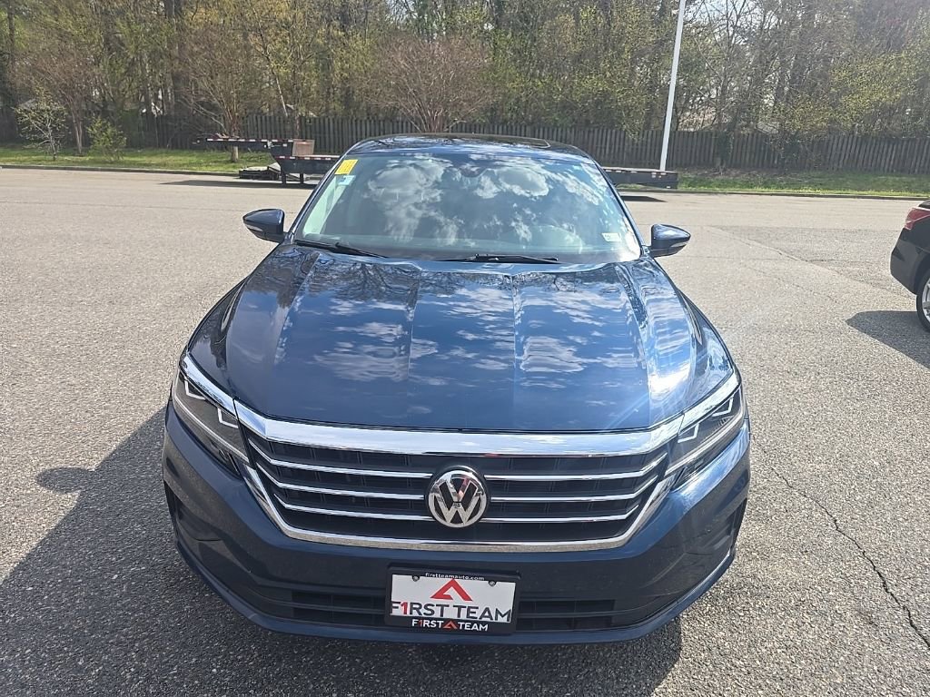 Used 2022 Volkswagen Passat 2.0T SE image 2