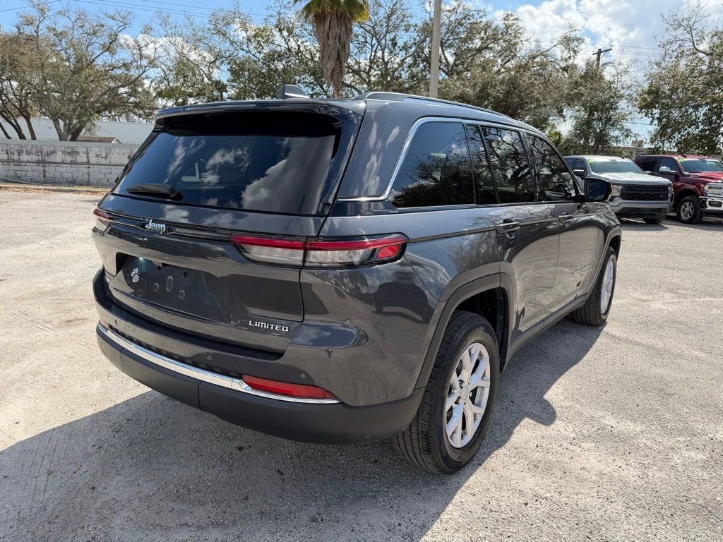 Certified 2022 Jeep Grand Cherokee Limited w/ Trailer Tow Prep Group (B) image 6