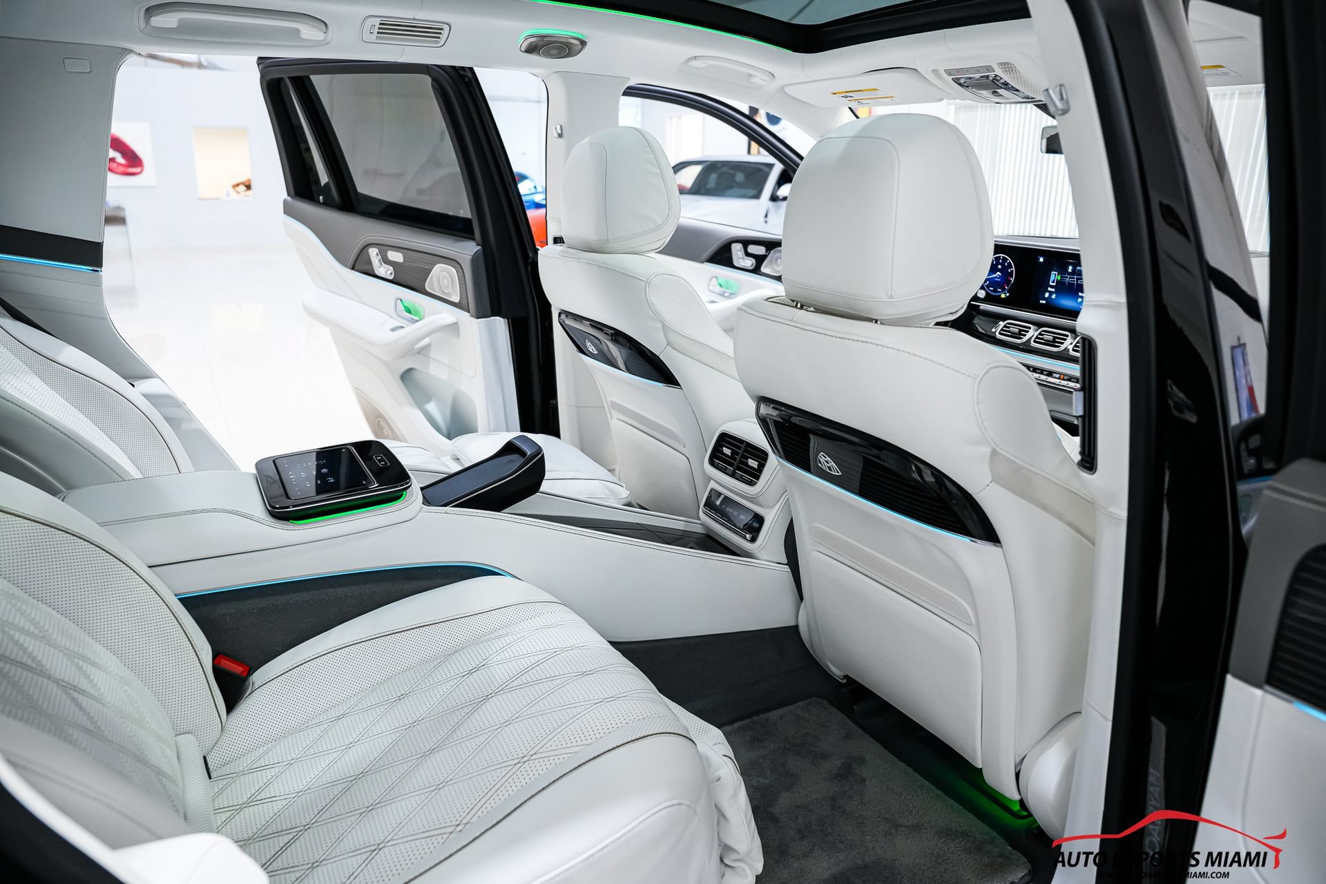 Used 2024 Mercedes-Benz Maybach GLS 600 4MATIC image 57
