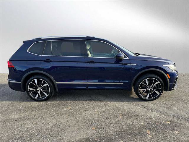 Used 2022 Volkswagen Tiguan SEL R-Line image 2