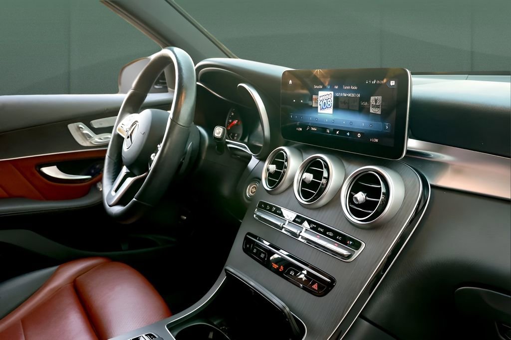 Used 2020 Mercedes-Benz GLC 300 4MATIC image 18