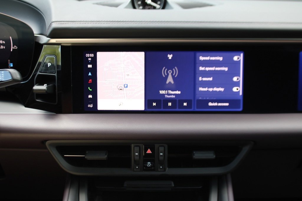 Used 2025 Porsche Macan Electric image 35