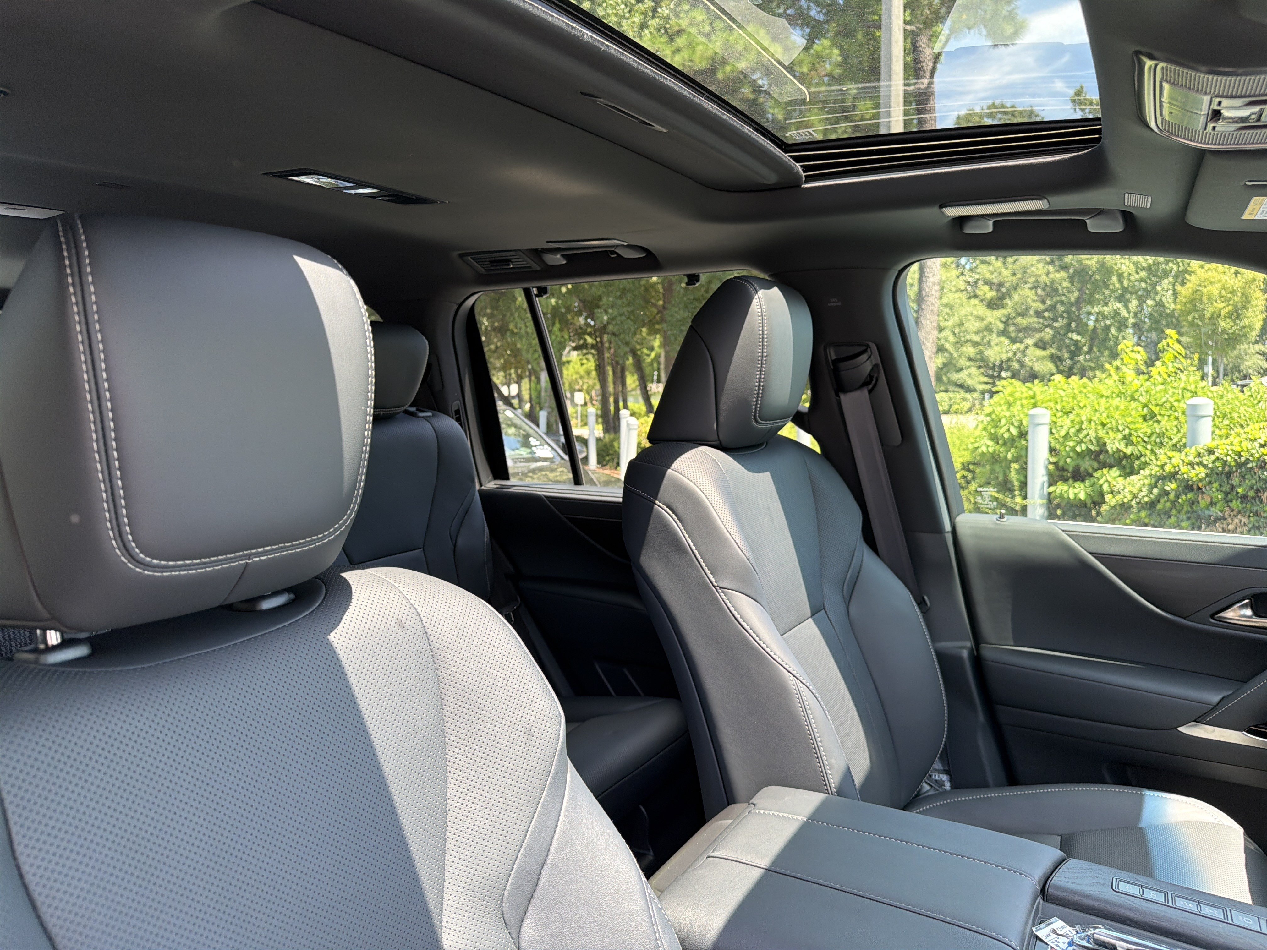 New 2026 Lexus LX 700h Luxury AWD/4WD image 32