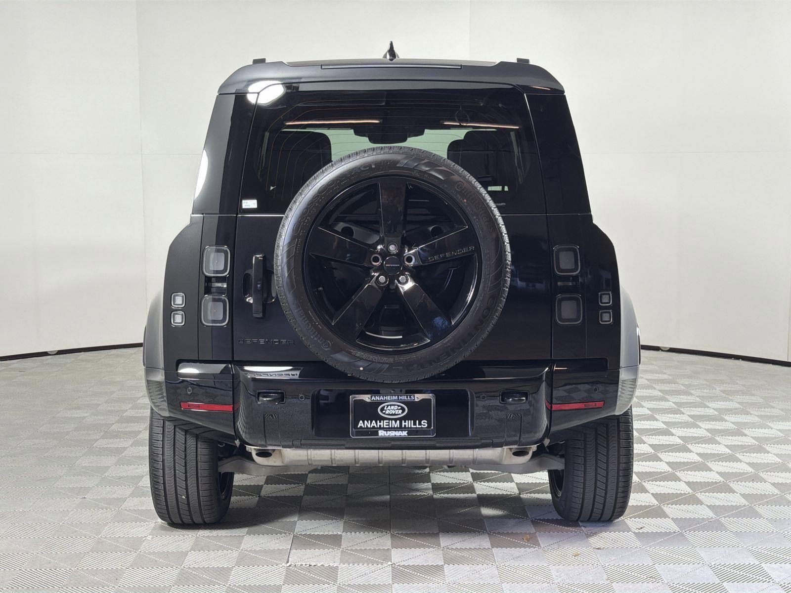 New 2026 Land Rover Defender 110 X-Dynamic SE image 4