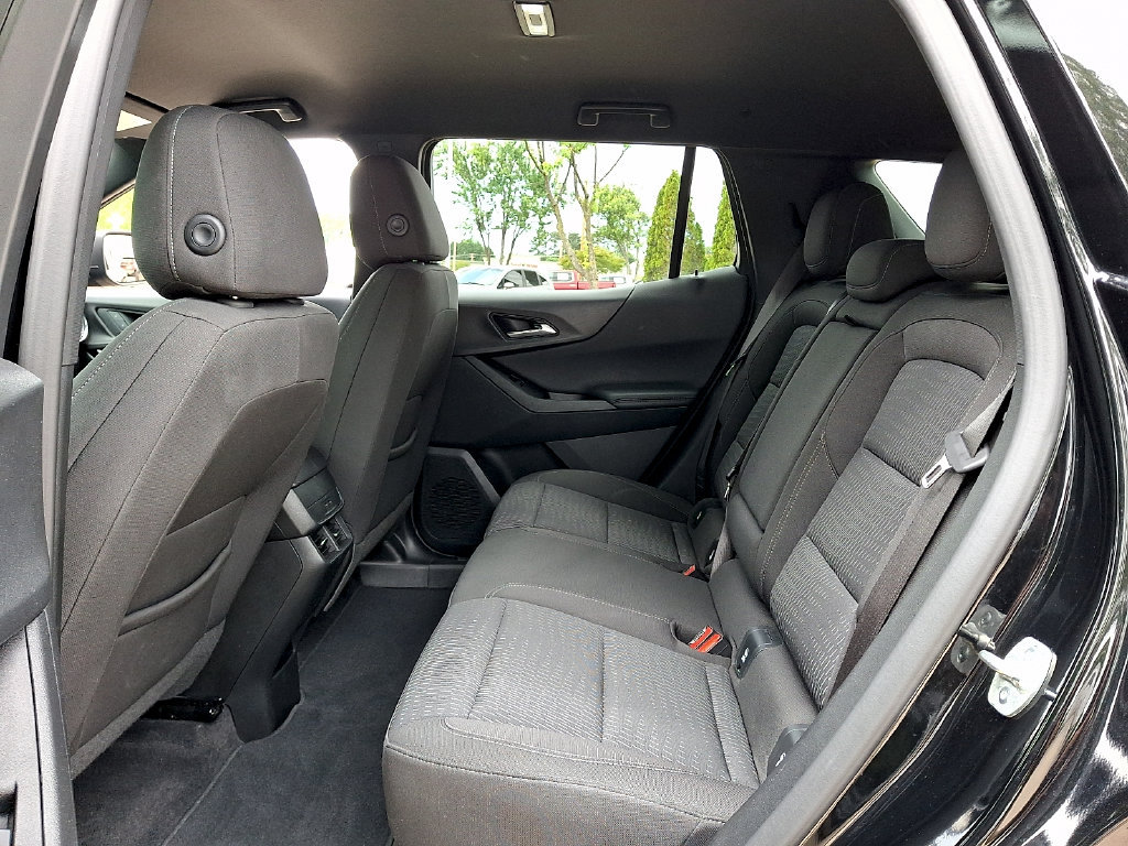 Used 2025 Chevrolet Equinox LT AWD/4WD image 10