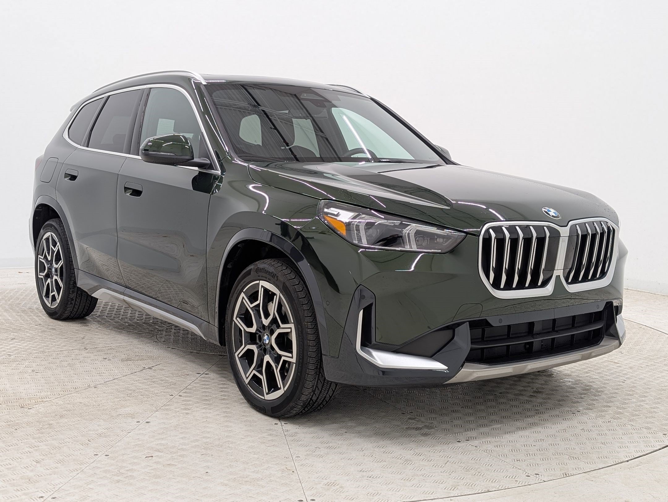Used 2025 BMW X1 xDrive28i w/ Convenience Package AWD/4WD image 7