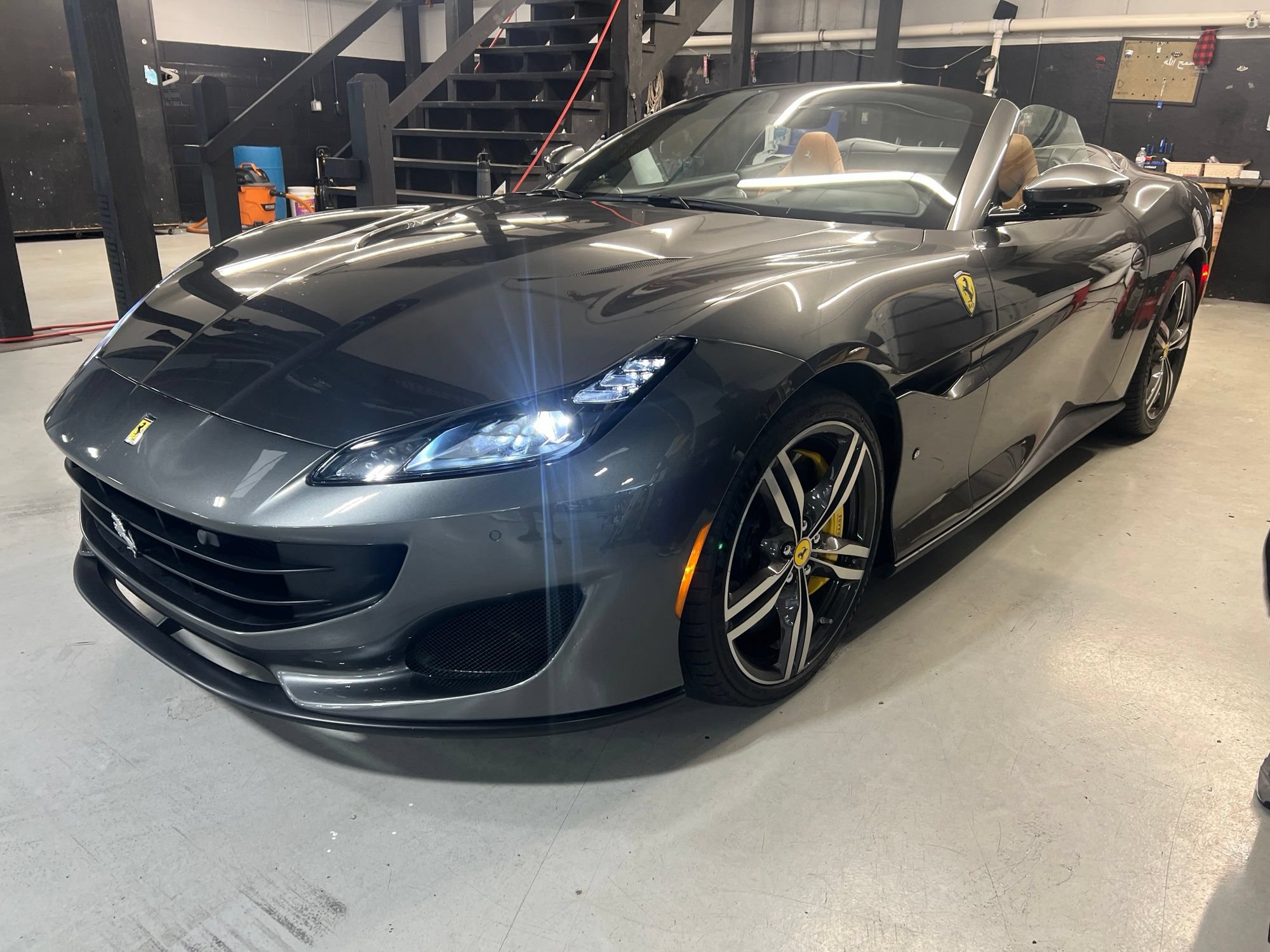 Used 2019 Ferrari Portofino RWD image 1