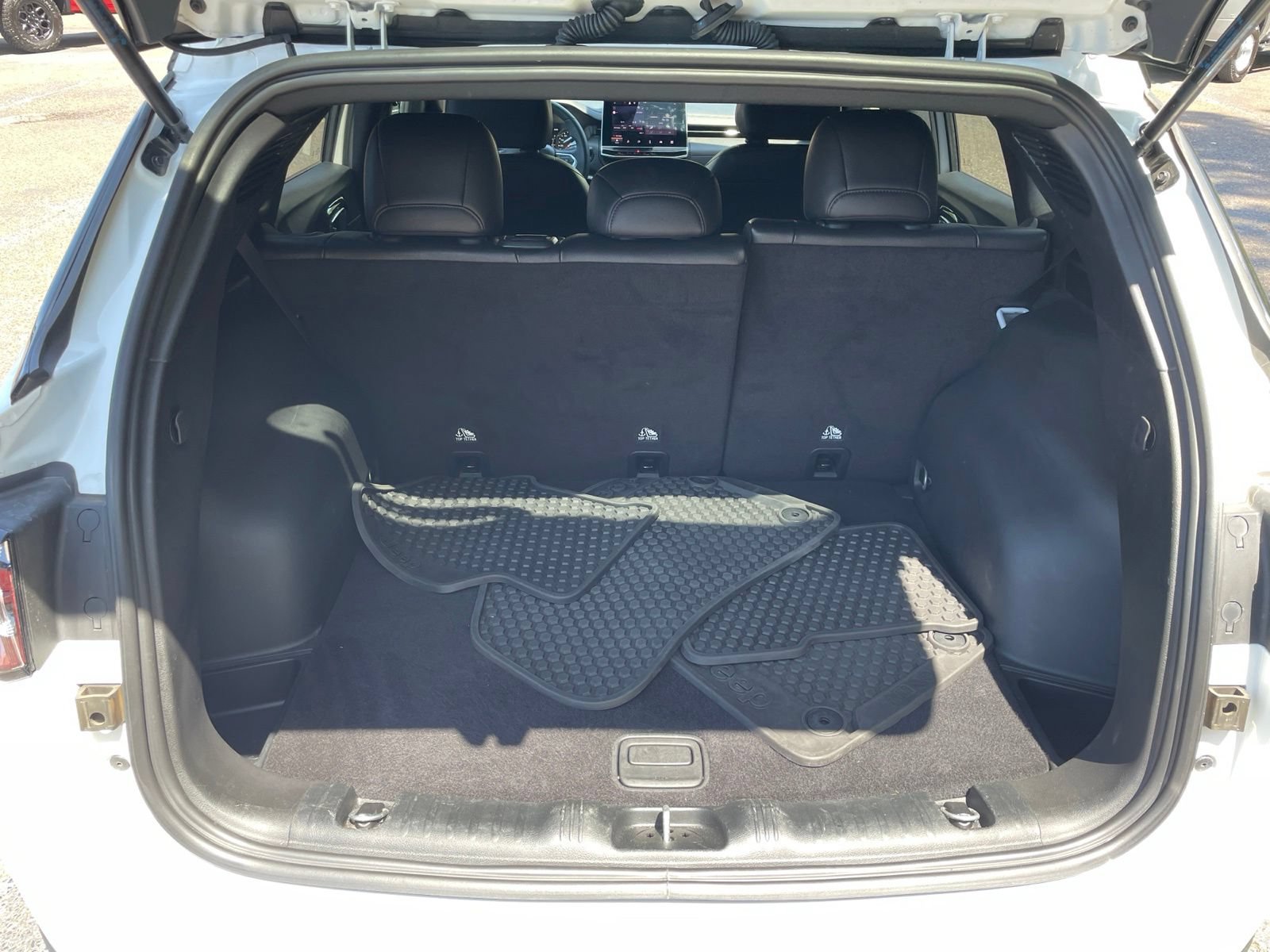 Used 2024 Jeep Compass Trailhawk AWD/4WD image 37