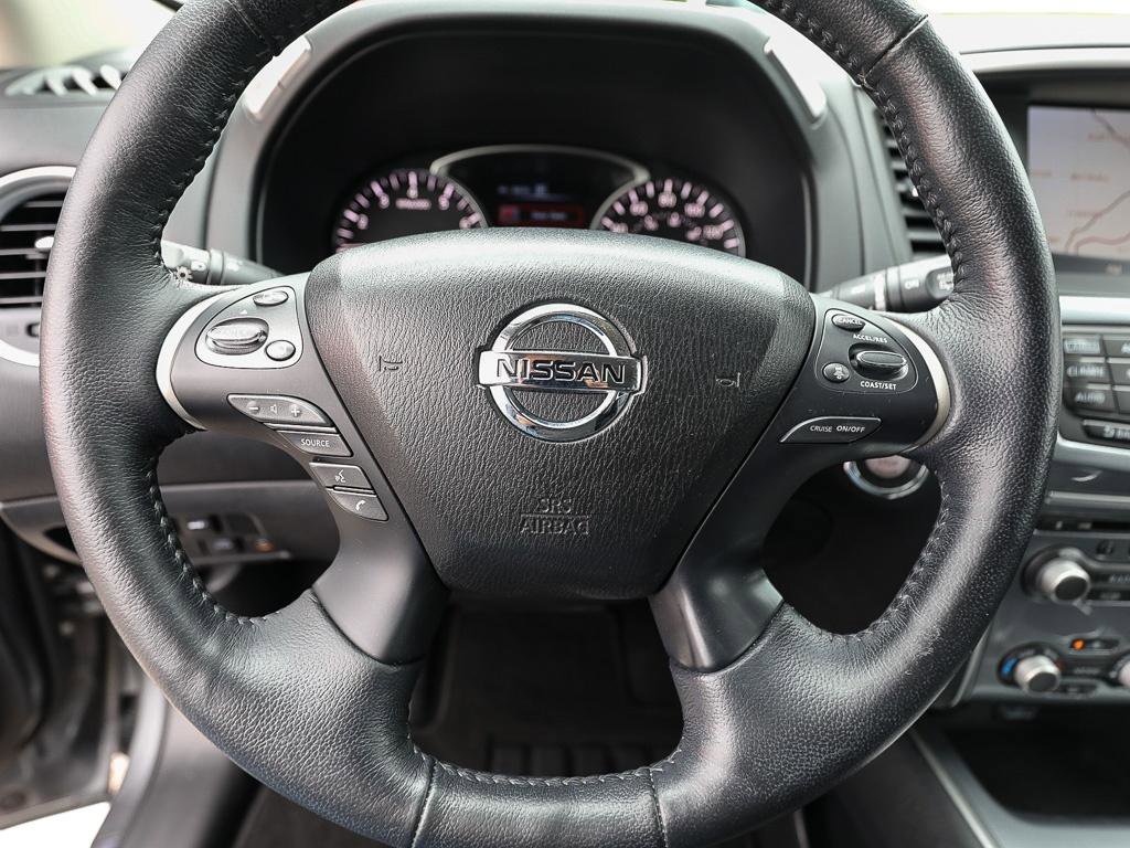 Used 2019 Nissan Pathfinder SL AWD/4WD image 17