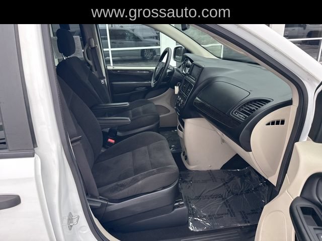 Used 2020 Dodge Grand Caravan SE FWD image 24