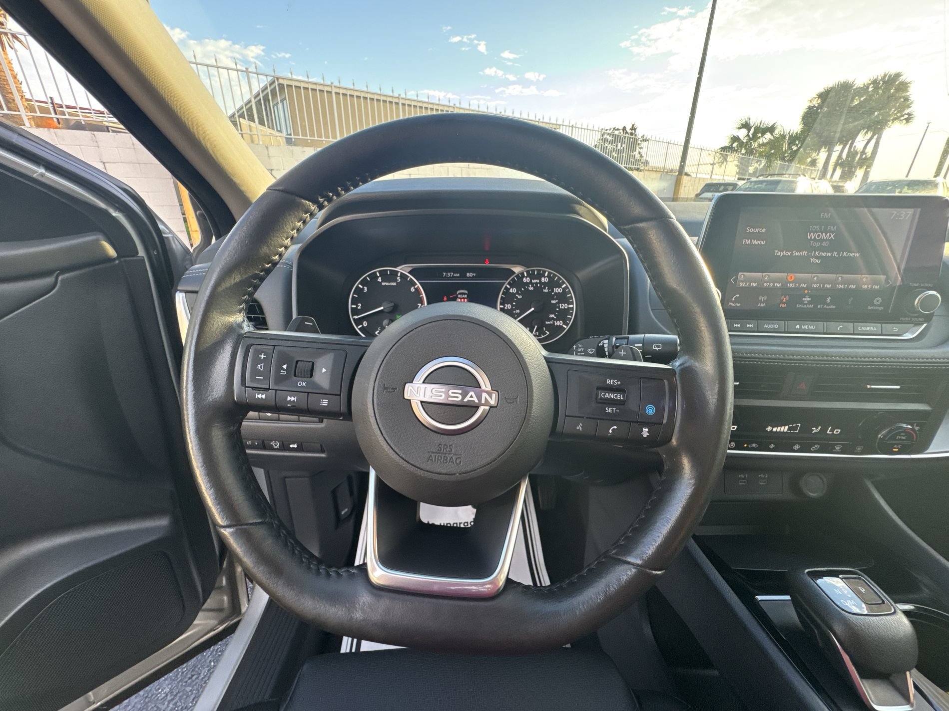 Used 2024 Nissan Rogue SV w/ SV Premium Package FWD image 16