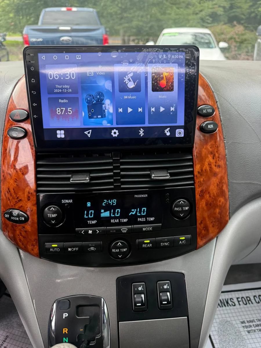 Used 2009 Toyota Sienna XLE FWD image 14