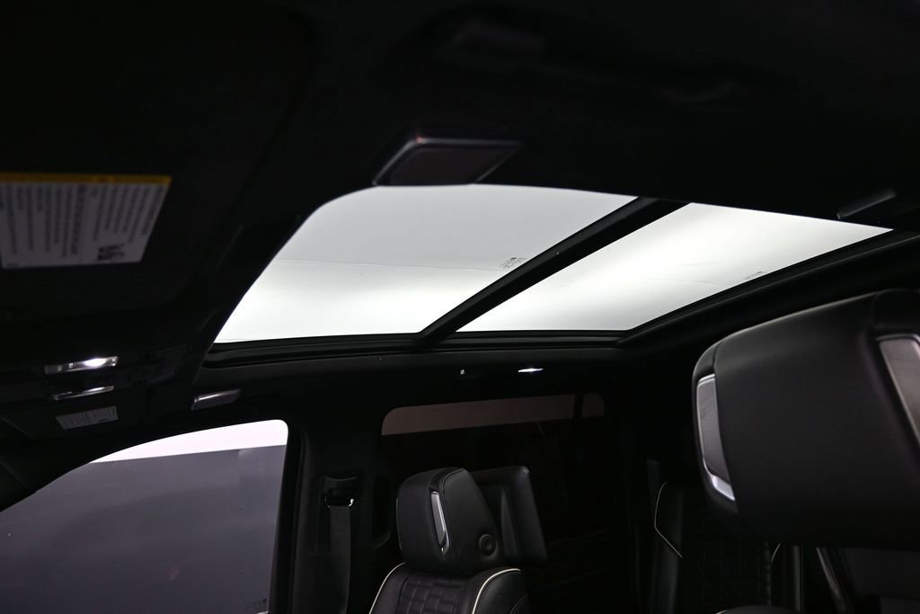 Used 2022 Cadillac Escalade ESV Sport Platinum w/ Heavy-Duty Trailer Package AWD/4WD image 15