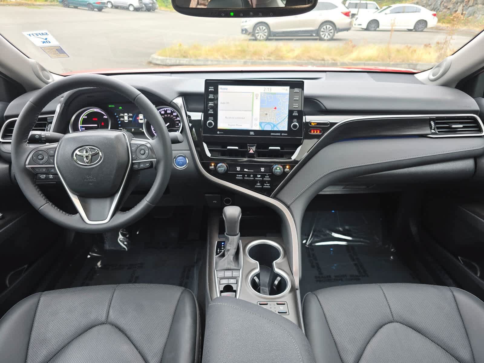 Used 2024 Toyota Camry XLE w/ Navigation Package FWD image 9