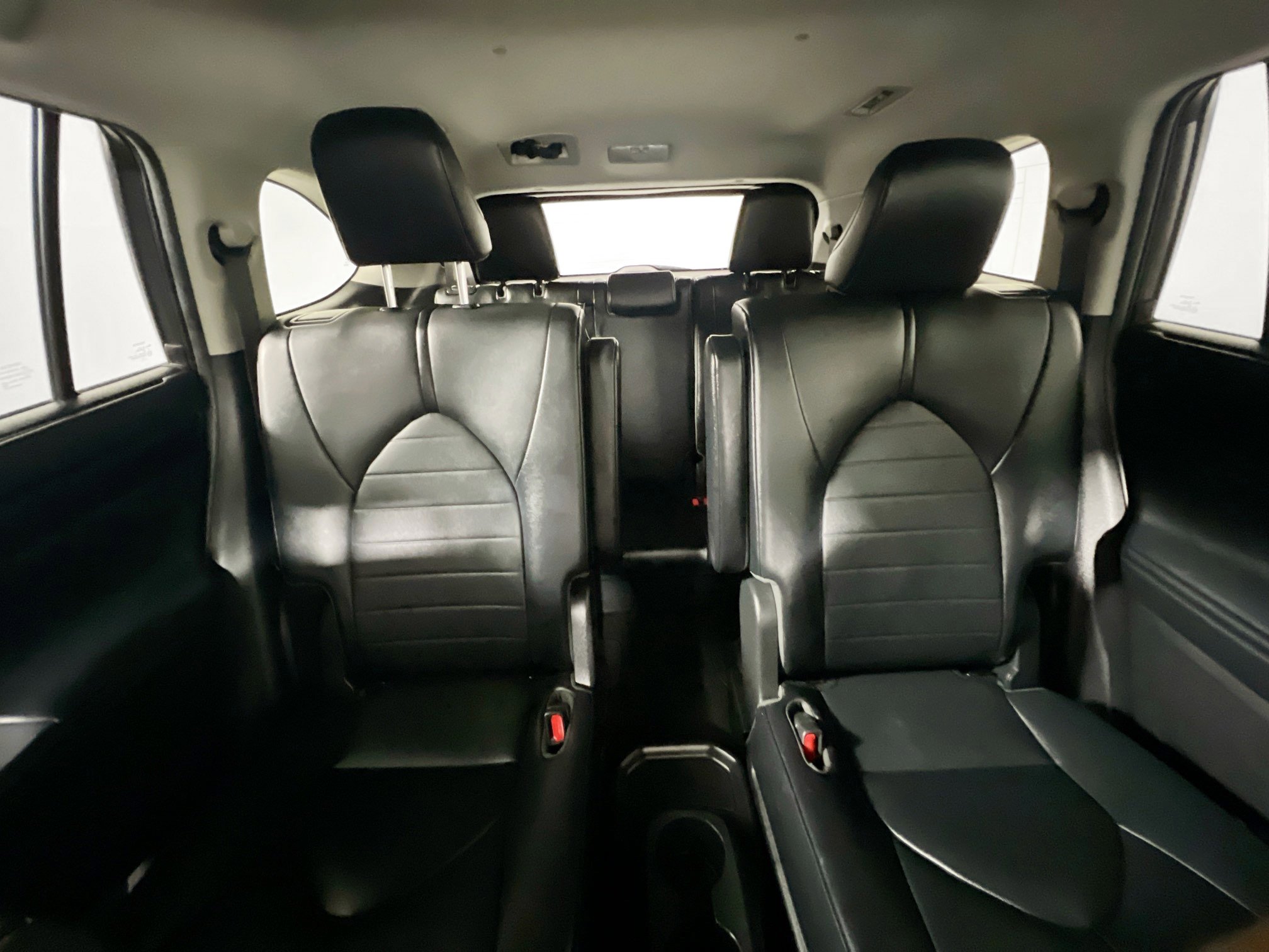Used 2021 Toyota Highlander XLE FWD image 33