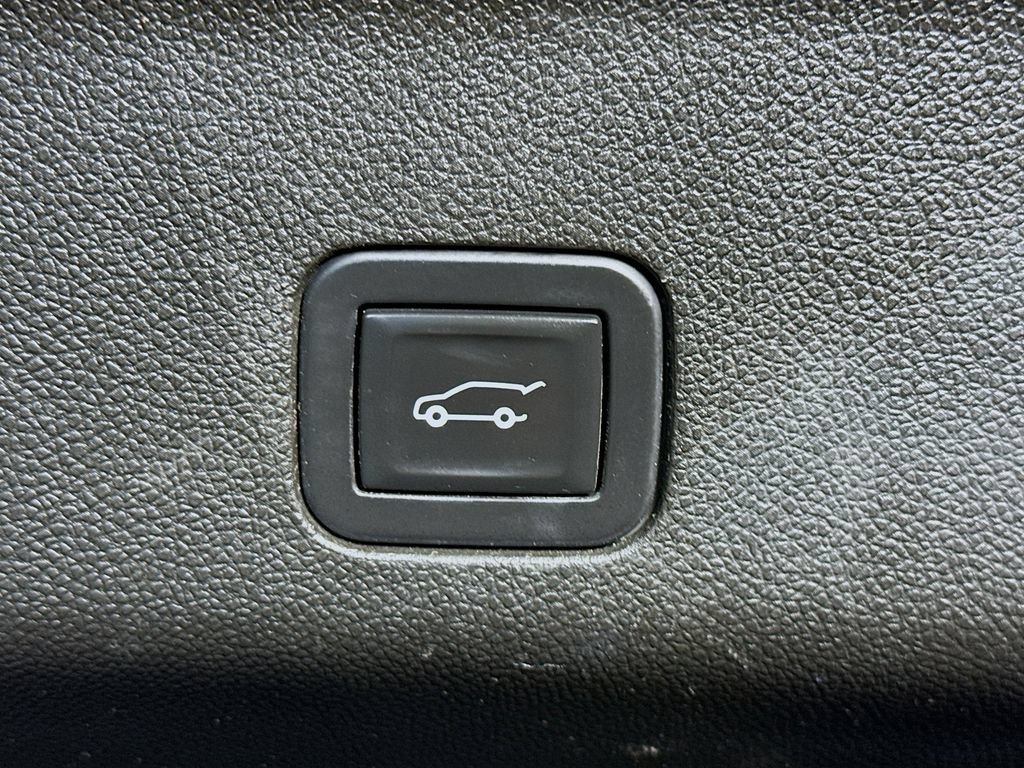 Used 2021 GMC Yukon SLT AWD/4WD image 30