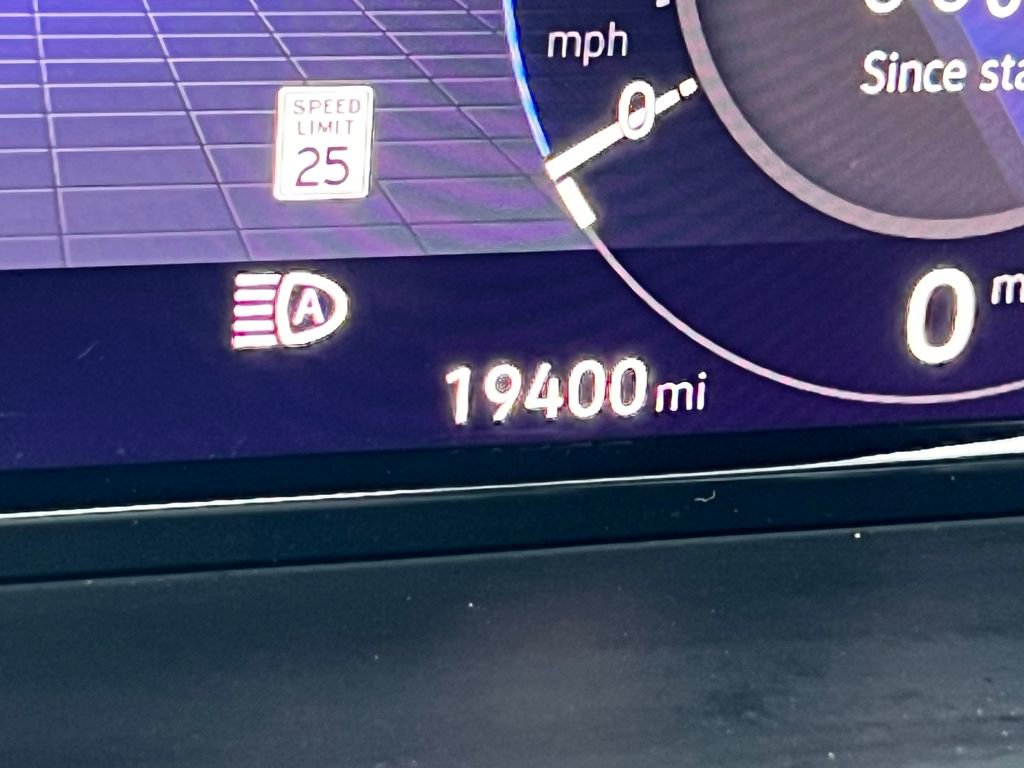 Used 2025 Volkswagen Atlas SEL image 24