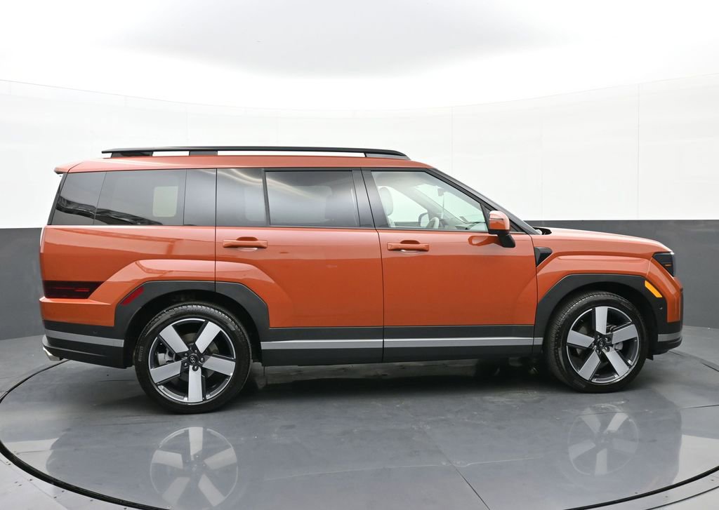 Used 2025 Hyundai Santa Fe Limited image 2