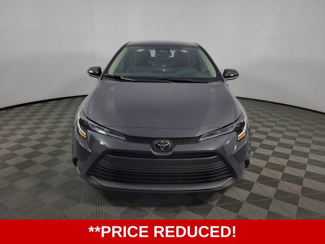 Used 2025 Toyota Corolla LE FWD image 2