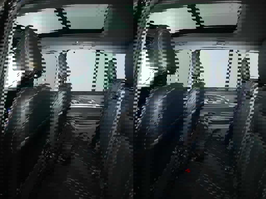 Used 2023 Jeep Grand Cherokee Limited w/ Luxury Tech Group II image 15