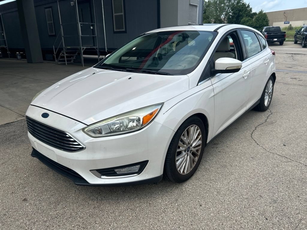 Used 2015 Ford Focus Titanium FWD image 3