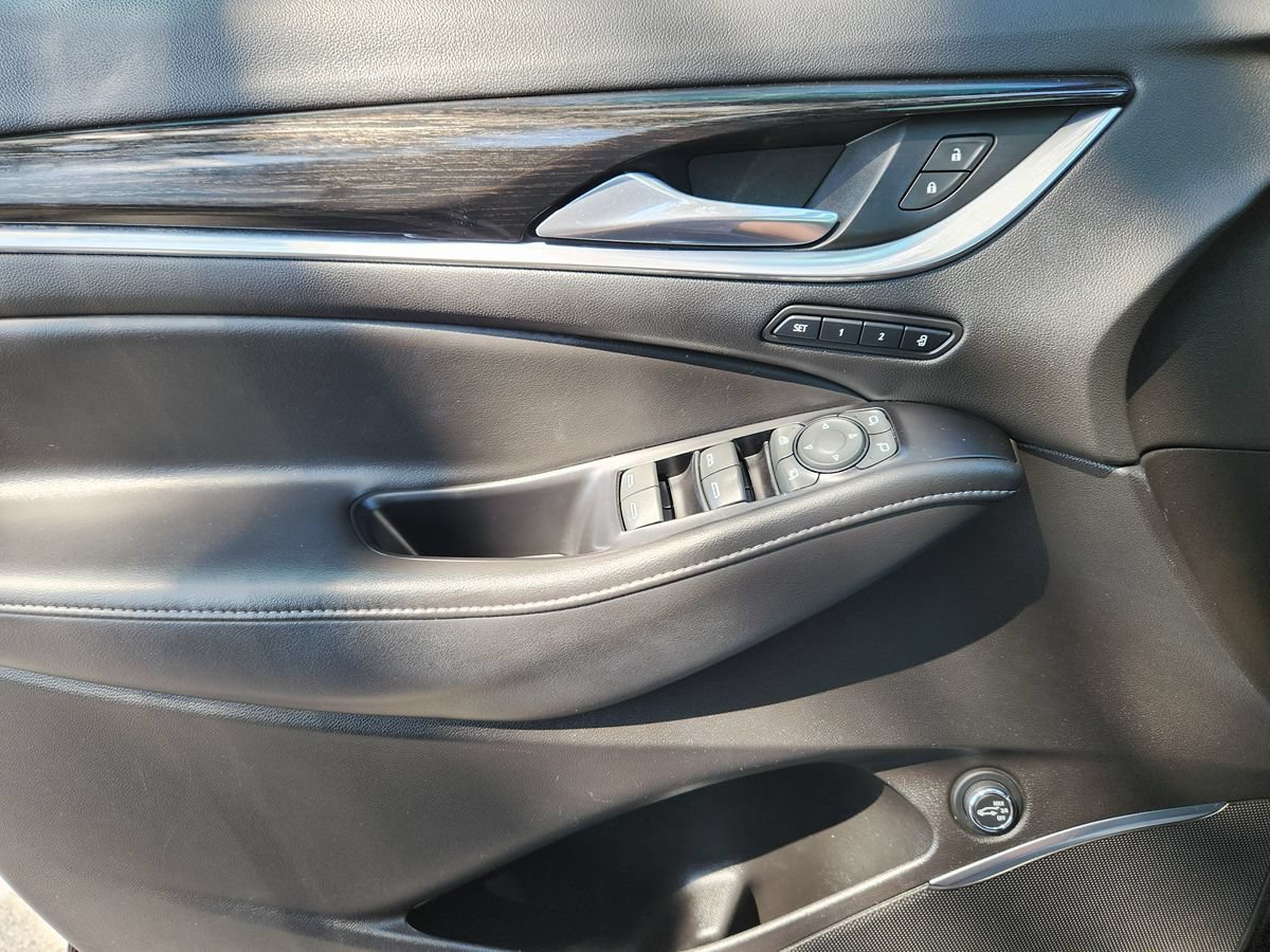 Used 2019 Buick Enclave Avenir w/ Avenir Technology Package FWD image 44