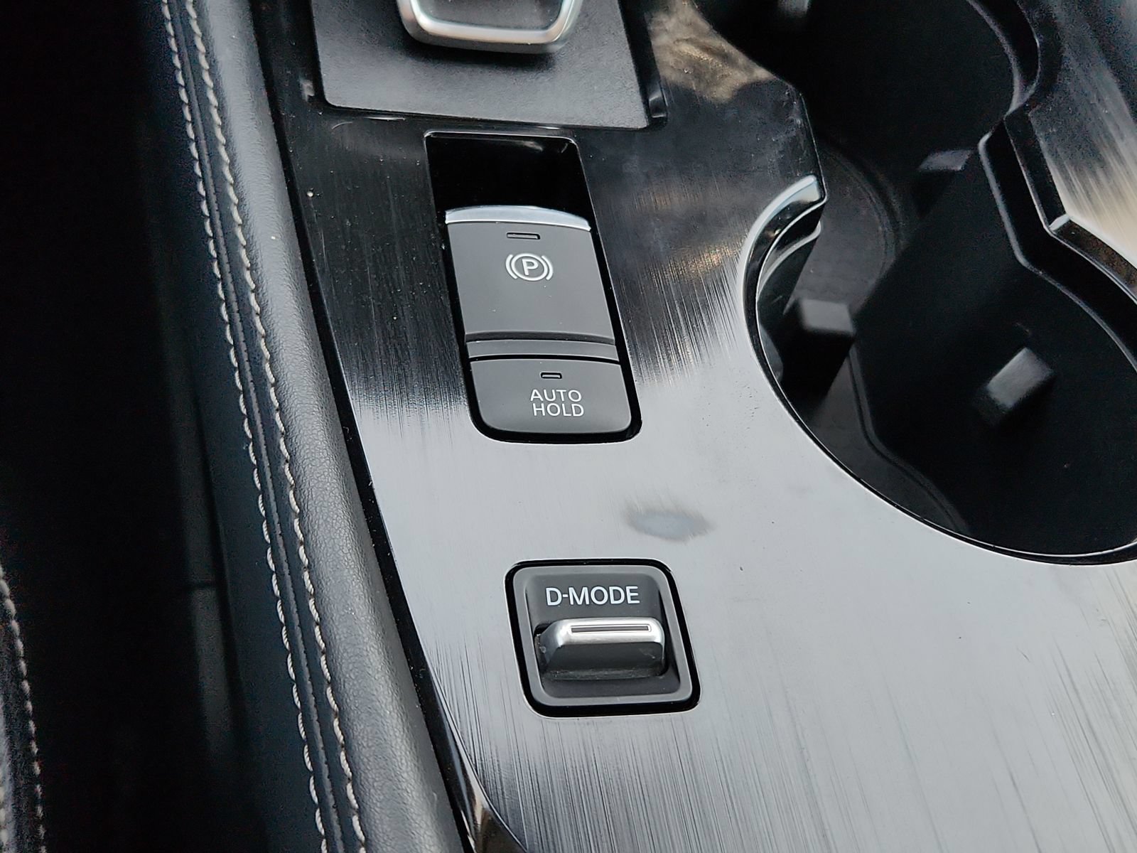 Used 2023 Nissan Rogue SL w/ SL Premium Package FWD image 16