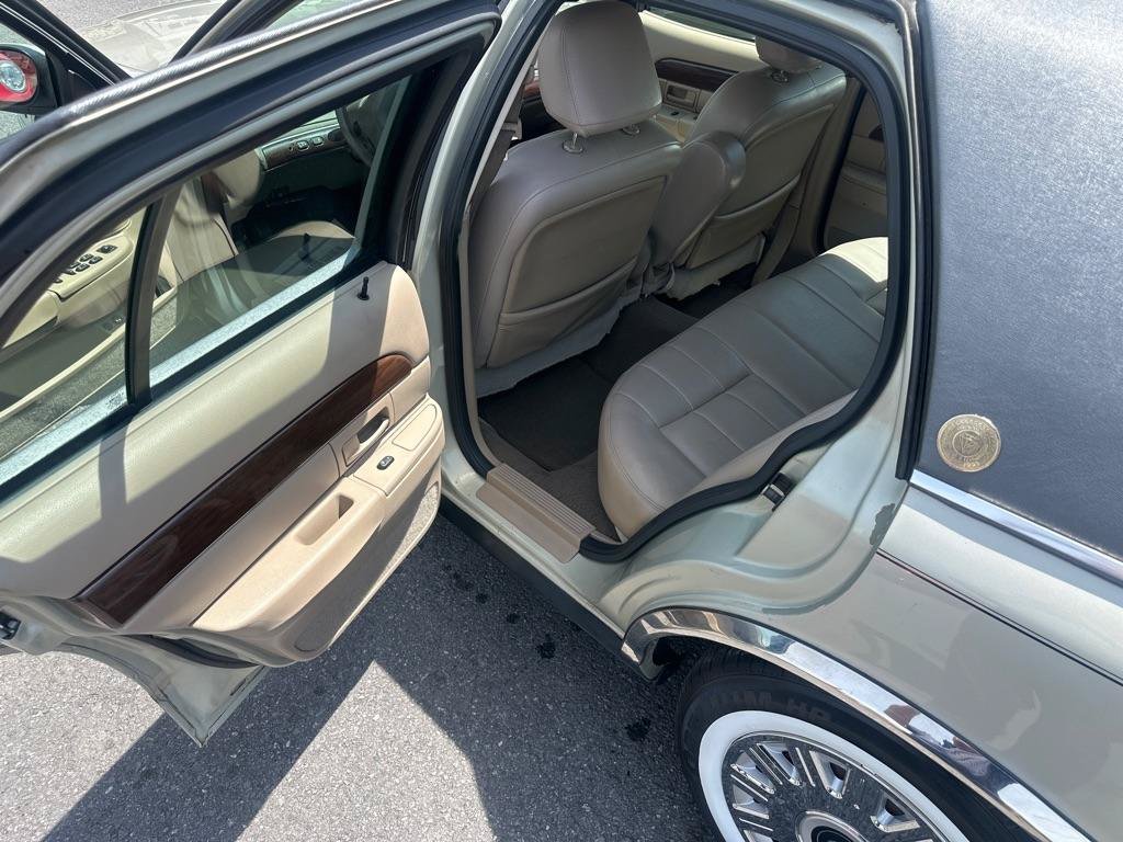 Used 2004 Mercury Grand Marquis GS RWD image 25
