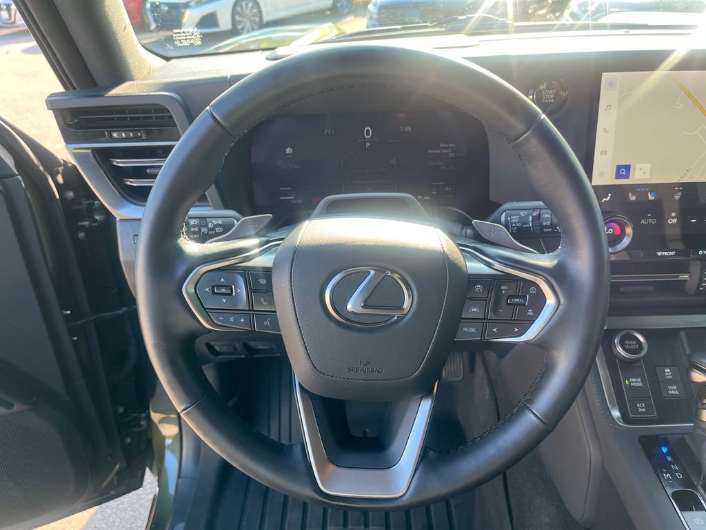 Used 2025 Lexus GX 550 w/ Accessory Package (2T) AWD/4WD image 23