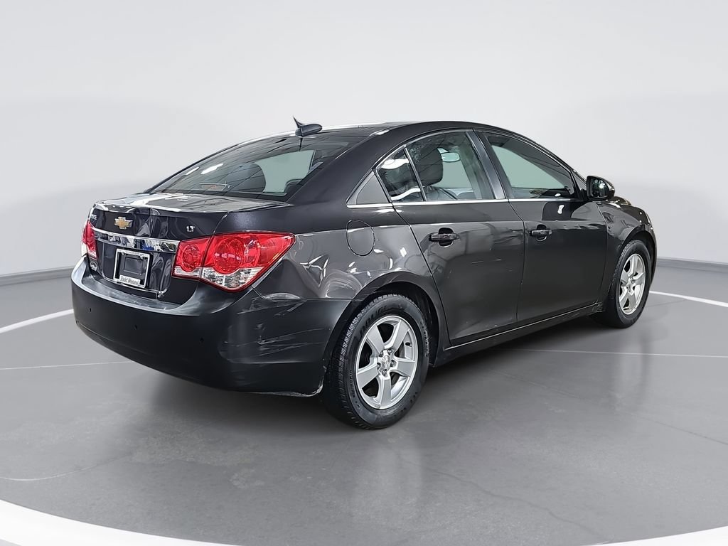 Certified 2016 Chevrolet Cruze LT w/ Technology Package FWD image 3