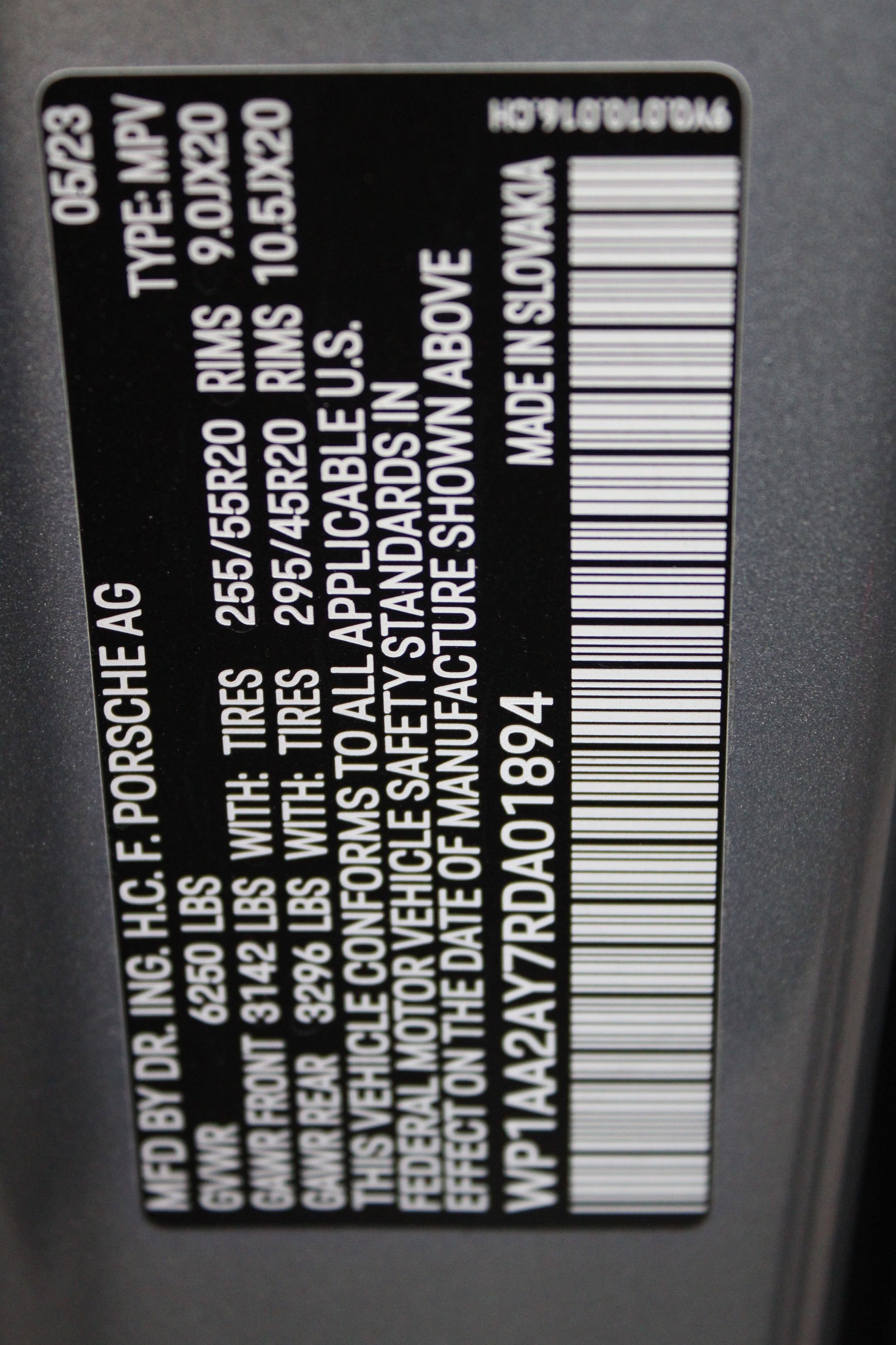 Certified 2024 Porsche Cayenne image 29